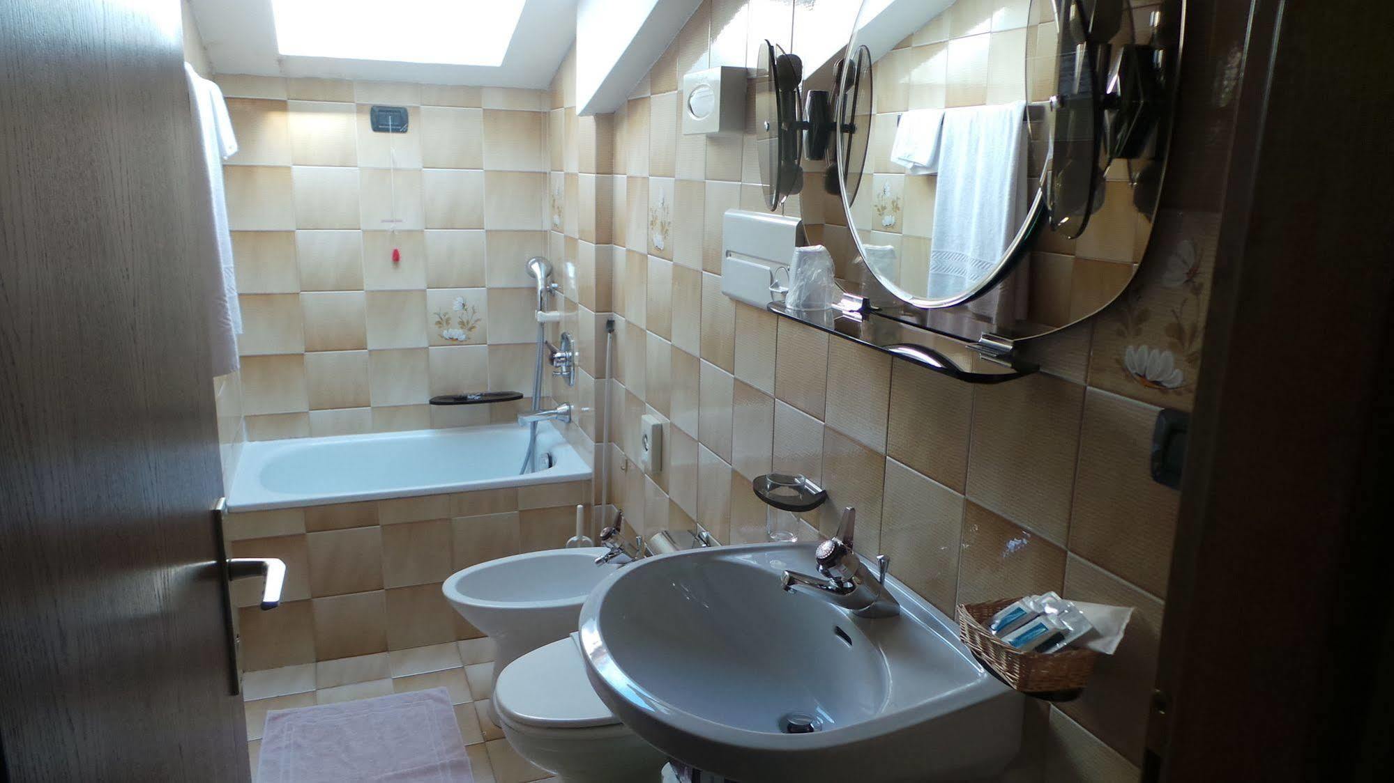 Albergo Antico Предаццо Экстерьер фото